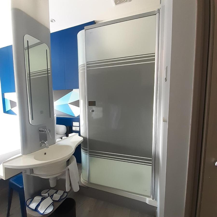 Md 7 Hotel Cirebon Luaran gambar