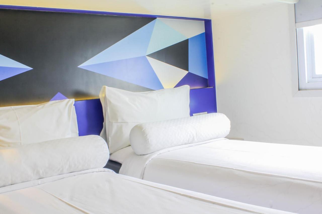 Md 7 Hotel Cirebon Luaran gambar